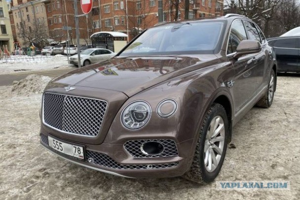 Арестован бывший вице-губернатор Петербурга. Он был непослушный и удирал от полиции на "Бентли" за 40 млн