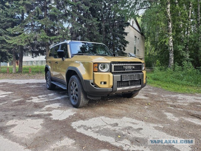 Цены на новые Toyota Land Cruiser Prado в России обвалились вдвое менее чем за два месяца