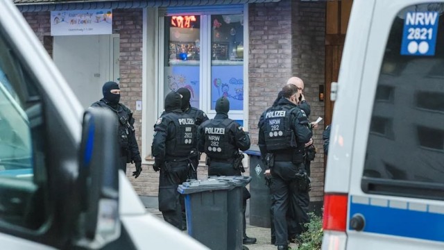 В Германии двоих полицейских обвинили в перевозке 18 килограммов кокаина