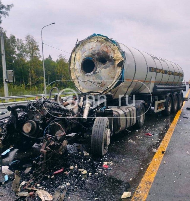 Фура со сжиженной углекислотой и автовоз столкнулись на трассе М-12 в Арзамасском районе