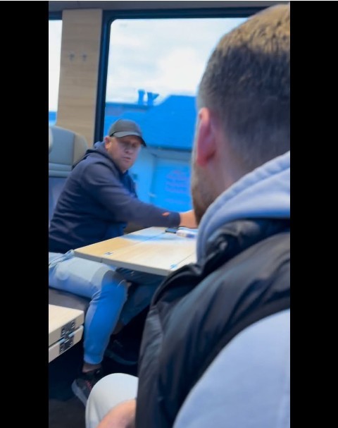 В Латвии возбудили уголовное дело против мужчины, который угрожал украинской семье в поезде