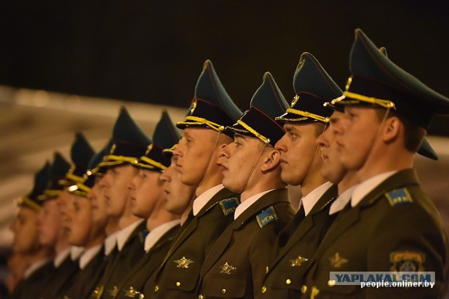 Минск. Ночная репетиция парада Победы