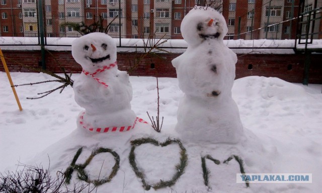 В Омске +1 и снег...Появилось много снеговиков