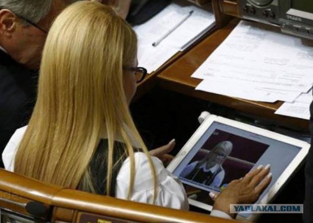 Юля распустила косу!