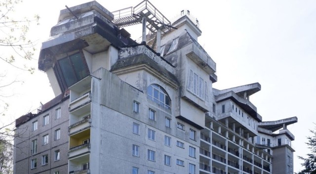 Когда мечта о вилле выходит из-под контроля: странная надстройка на крыше дома в Ястржебье-Здруй