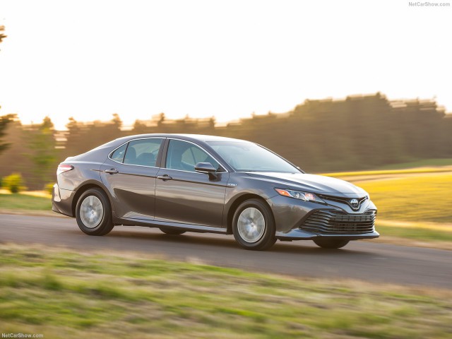 Объявлены российские цены Toyota Camry нового поколения