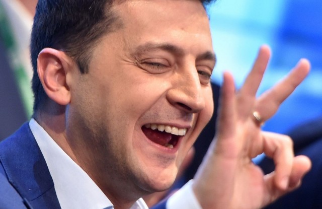 Президент Украины Владимир Зеленский был вывезен в бункер, потому что российские войска приближаются к Киеву
