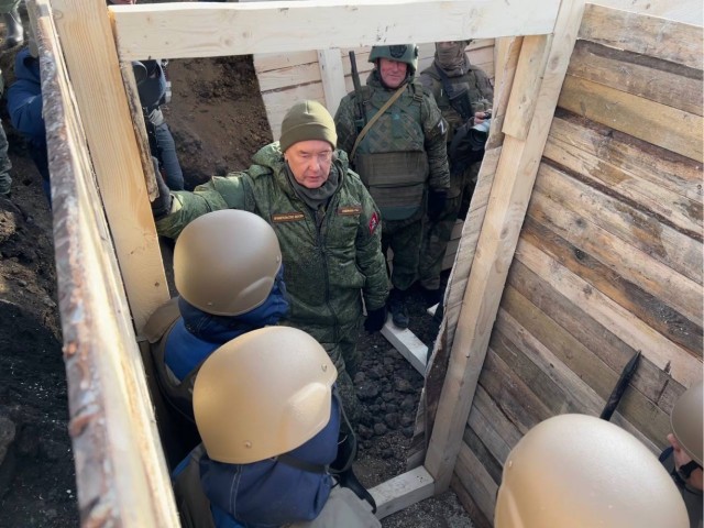 Собянин побывал в зоне СВО на линии обороны и показал укрепления