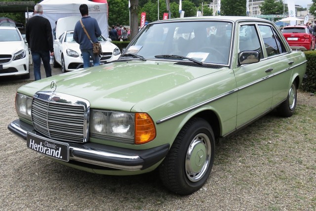 40 лет Mercedes-Benz 190