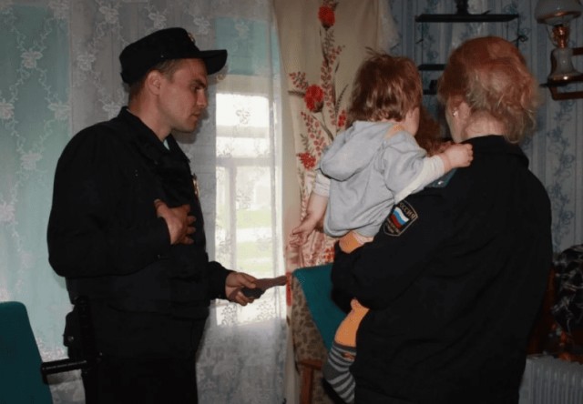 «9 лет работаю в органах опеки»: Как детей забирают у хороших родителей и отдают плохим - несправедливость системы