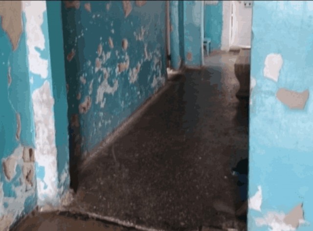 Типичная больница в райцентре. Возможно туда попадет ваш ребенок на обязательную 3 летнюю отработку после обучения на врача...