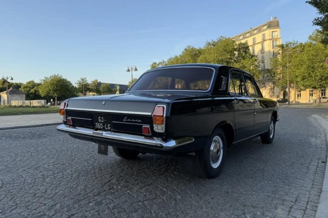 В Париже продаётся советская «Волга» 1976 года (49 лет) за 24 тысячи евро (около 2,23 миллиона рублей)