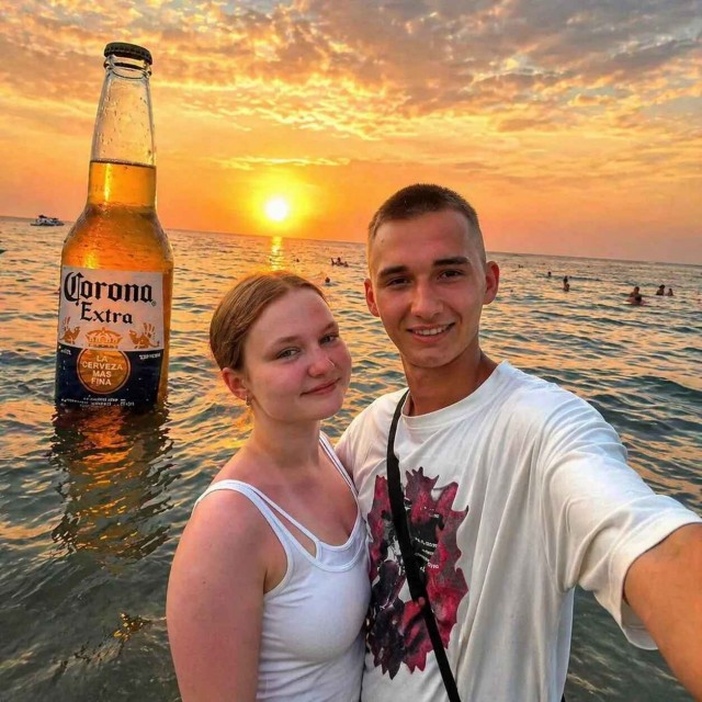 «Уберите, пожалуйста, мужика сзади»