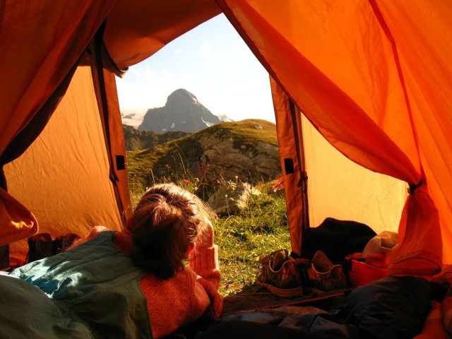 Была бы прочна палатка, да был бы не скучен путь!