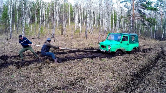 Как сделать из ЛуАЗа трактор