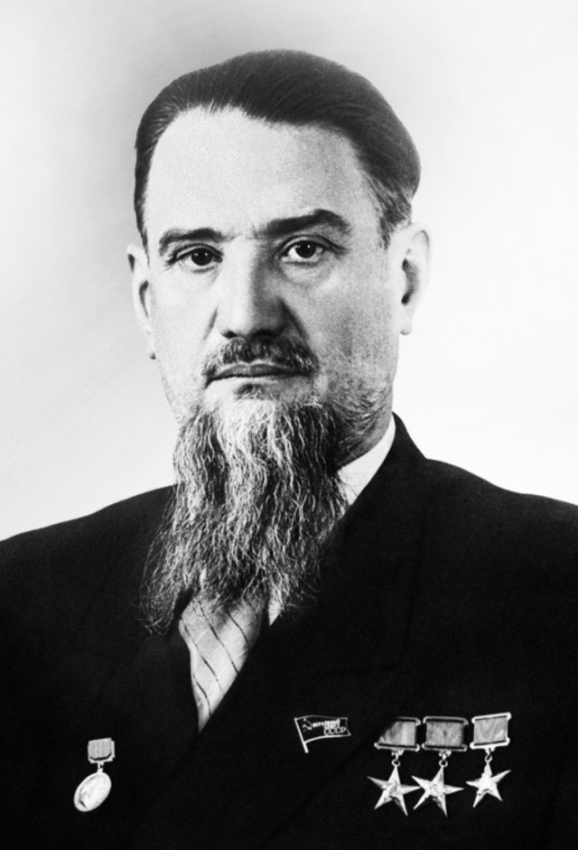 Сегодня 120 лет со дня рождения И.В.Курчатова