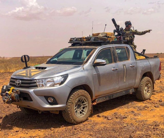 Toyota сделала суперпростой пикап, в котором нет... да ничего нет!