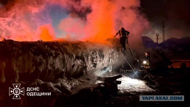 Российские БПЛА сегодня ночью нанесли массированный удар по целям в порту Измаил на Дунае