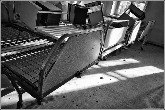 Заброшенный больничный корпус