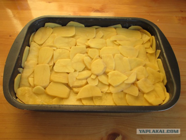 Картофельная запеканка с начинкой.