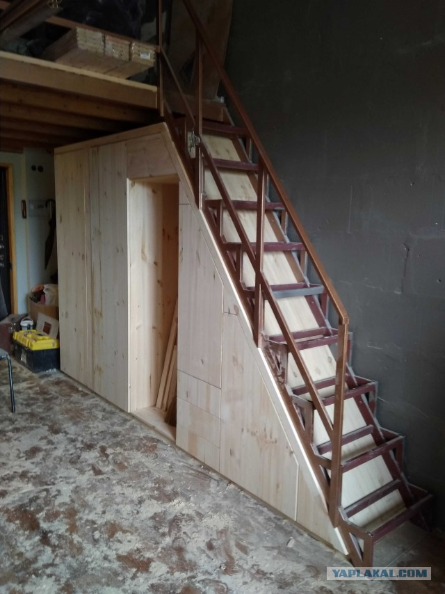 Строю шкаф под лестницу из мебельных щитов