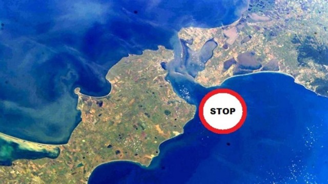 Российский корабль открыл предупредительную стрельбу по эсминцу Британии