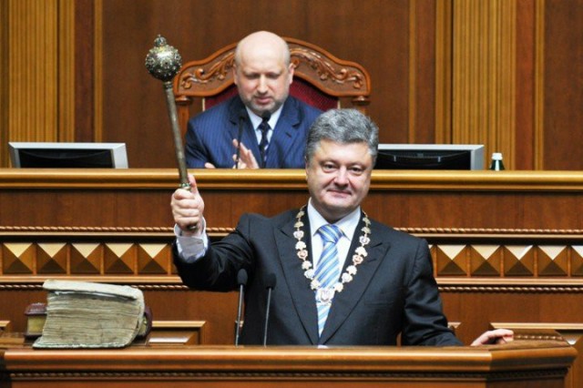 Порошенко ответил Путину на предложение о политическом убежище