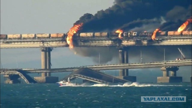 В Сети появилось видео, как утверждается, пострадавшего корабля "Минск" в Севастополе