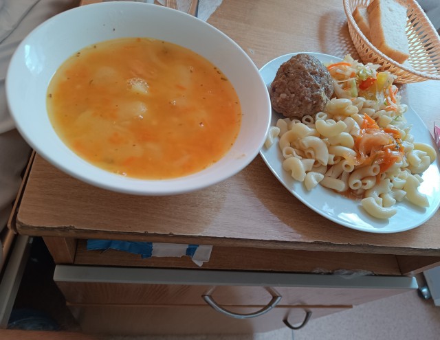 Больничная еда в Казахстане