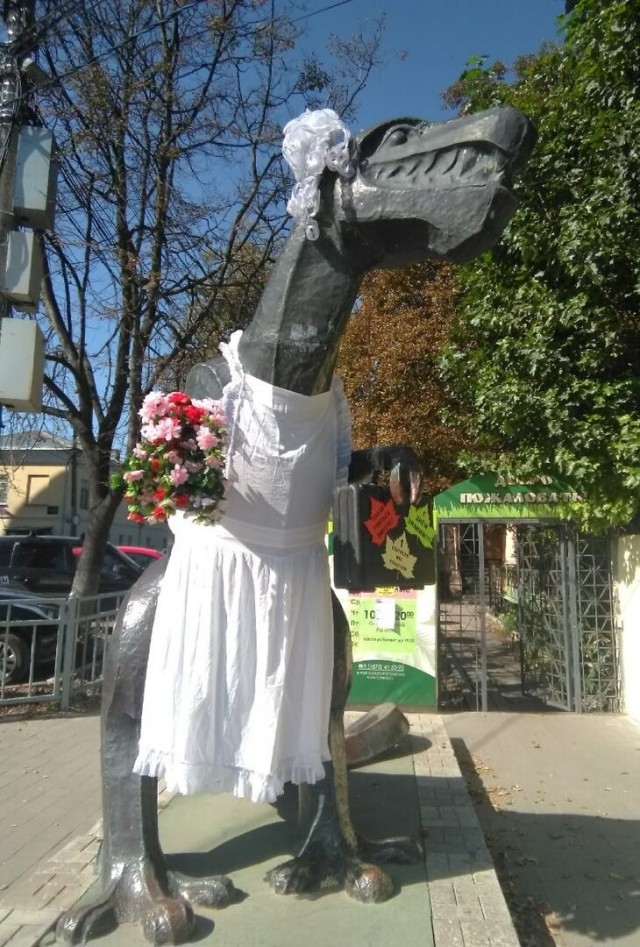 Носочки надели на зайку, которого бросила хозяйка