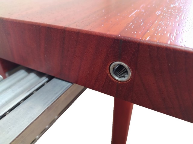 Стол а-ля за 300 тысяч