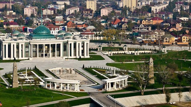 Атака БПЛА на здание на территории Российского университета спецназа в Гудермесе
