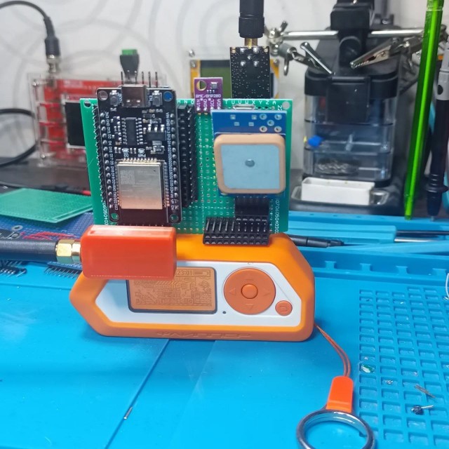 Продам мультитул Flipper Zero