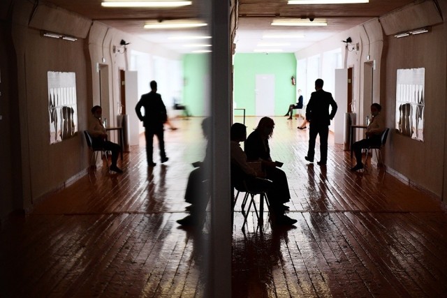 На Урале осудили учителя, который силой потащил ученика к директору