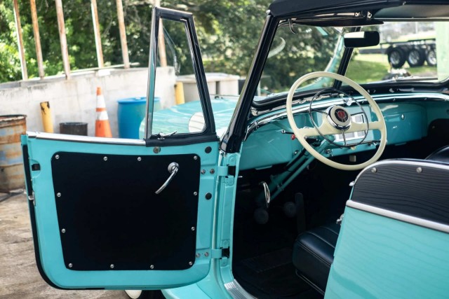 Willys Jeepster. Забавного автомобиля пост