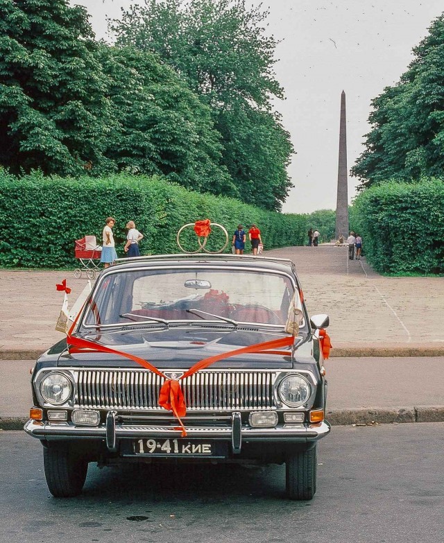 Фотохроника "загнивающего совка". Часть 11. Советские автомобили