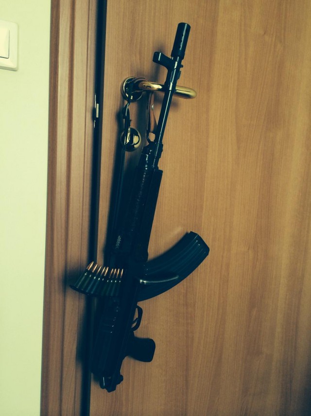 Зарядка магазина автомата за 30 секунд, Шаблон "Подавач"