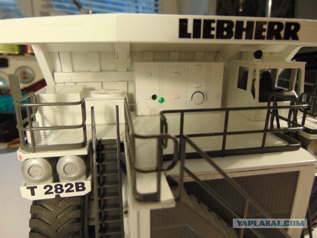 LIEBHERR T282B Радиоуправляемая модель одного из самых больших в мире самосвалов 50 масштаб