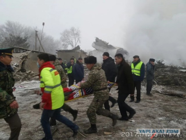 Турецкий грузовой самолет упал на дачи под Бишкеком