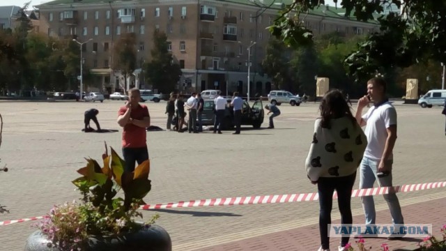 В центре Белгорода мужчина выкинул тело из машины и покончил с собой