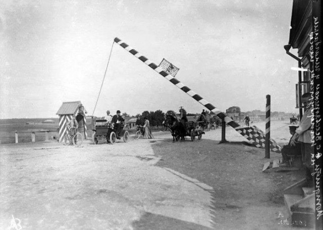 История в фотографиях