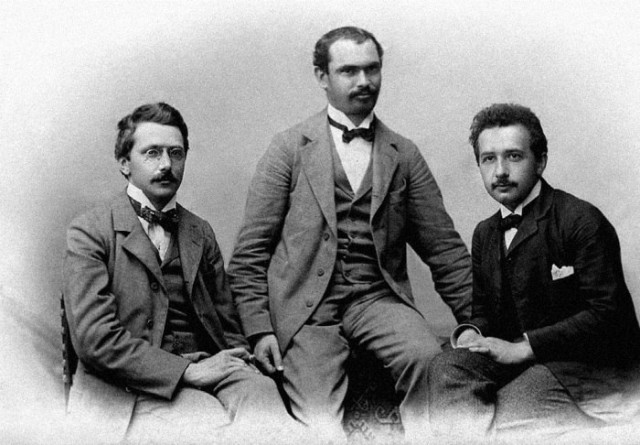 История в фотографиях