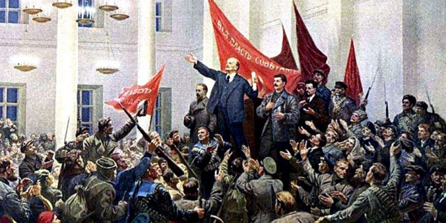 Около Кремля житель Приморья угрожает взорвать свой "Гелик". Он хочет личной встречи с генералом Золотовым