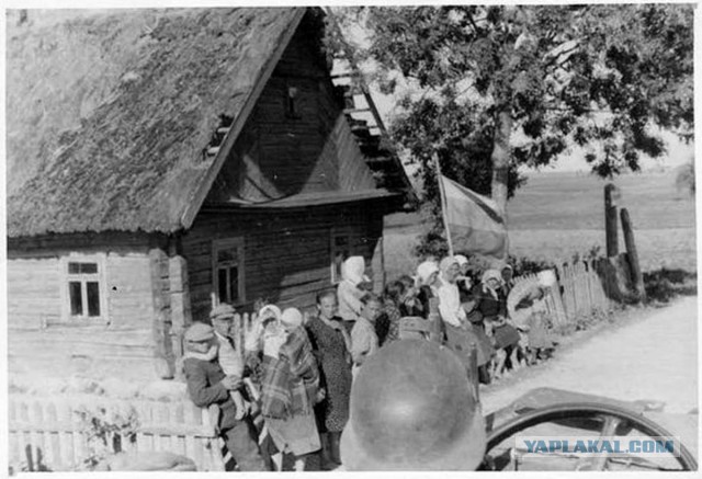 Очередная драпировка Мавзолея Ленина, как величайшая историческая подлость