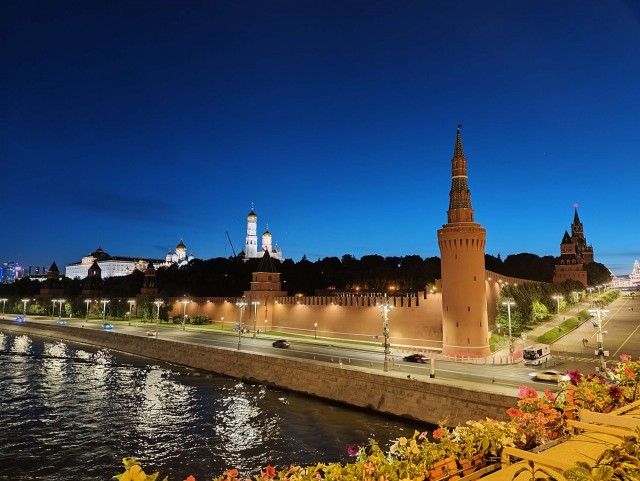Шляюсь по  Москве