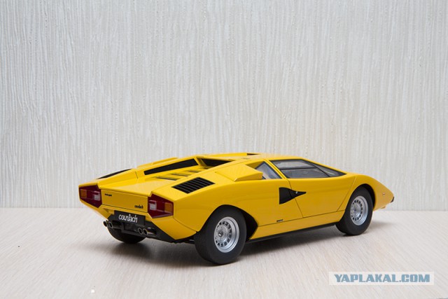 Lamborghini в масштабе 1:18