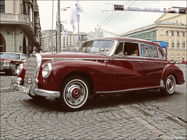 Легендарное ралли старинных автомобилей