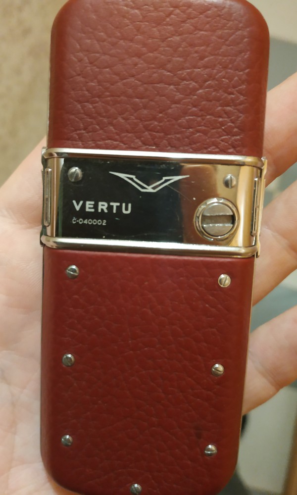 Продам телефон Vertu Constellation Sapphire