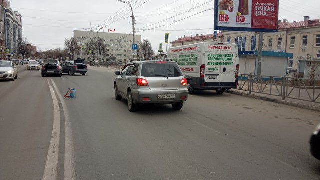 ПДД РФ 8.8 против 8.5 (разворот)