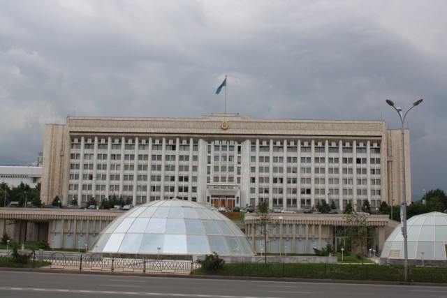 Алматы 2011: город контрастов